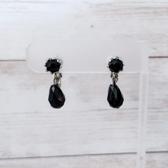 Vintage Clip On Earrings Black Faceted Dangle - Picture 1 of 6